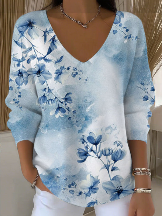 Дамски светло син цветен v-врата пуловер